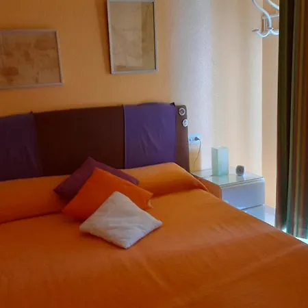 Apartment Apartamanto Frente Al Mar, Un Con Dos Camas, Mas Otra Cama Abatible En El Salon *