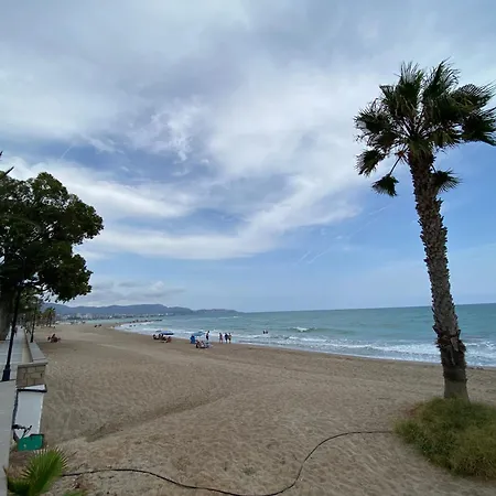 Apartamanto Frente Al Mar, Un Con Dos Camas, Mas Otra Cama Abatible En El Salon Apartment Benicassim